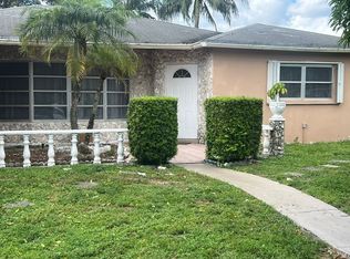 5230 SW 7th Ct, Pompano Beach, FL 33068