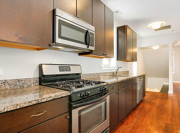 5th image of 1525 W Barry Ave APT 3F