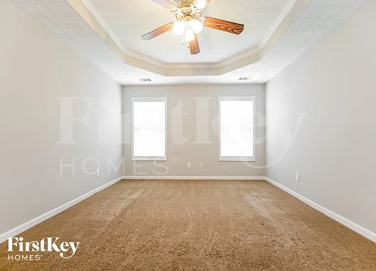 80 Pebble Ln — Photo 6