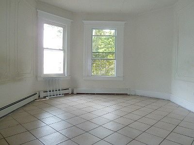 4th image of 217 6th Ave W #1ST