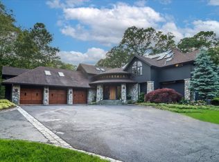 93 Graenest Ridge Rd, Wilton, CT 06897