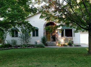 218 Hyatt Ln, Linden, MI