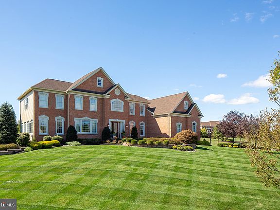 2nd image of 7 Holme Ct