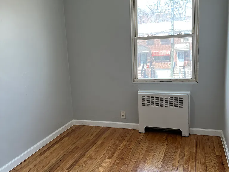 16 College St — Photo 10