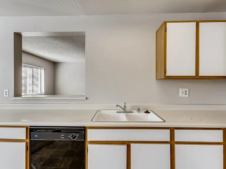 5171 Pioneer Ave #202 — Photo 11