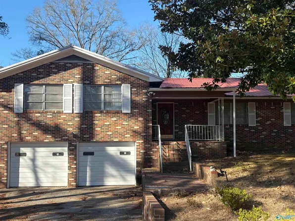 917 E Tomahawk Trl, Gadsden, AL 35903