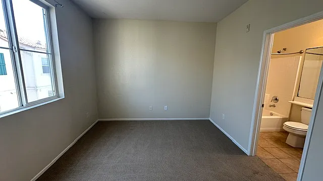 130 Beach Side Ct — Photo 22