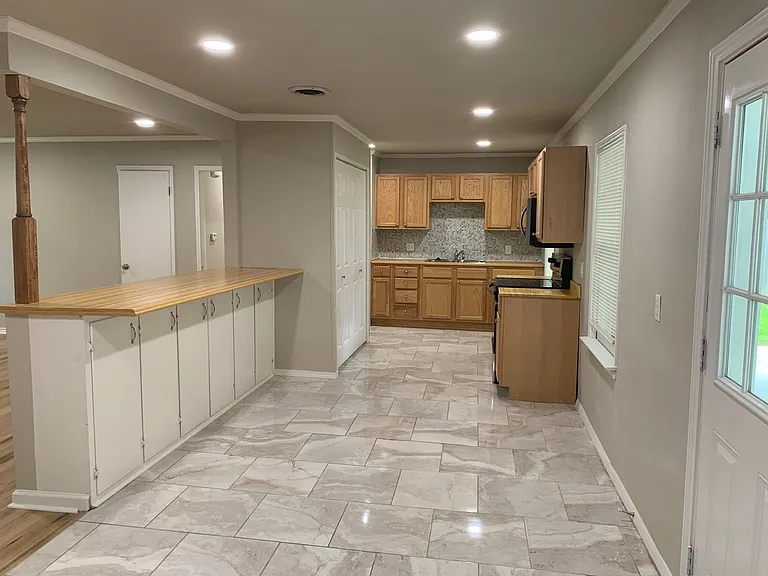 125 Bowie St — Photo 2