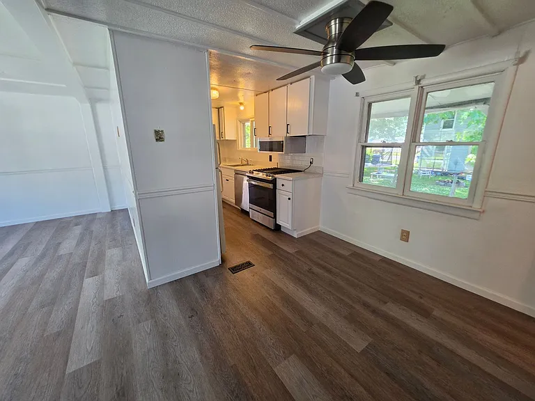 470 Washington St — Photo 10