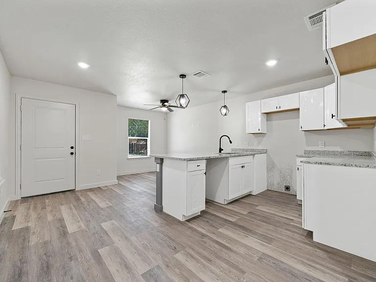 227 S Grimes St — Photo 14