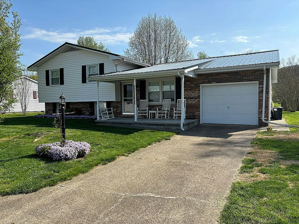 1888 Stivers Ave photo 1