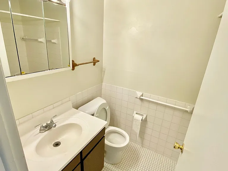 3927 W Broadway Ave — Photo 12