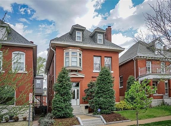 2nd image of 3519 Sidney St
