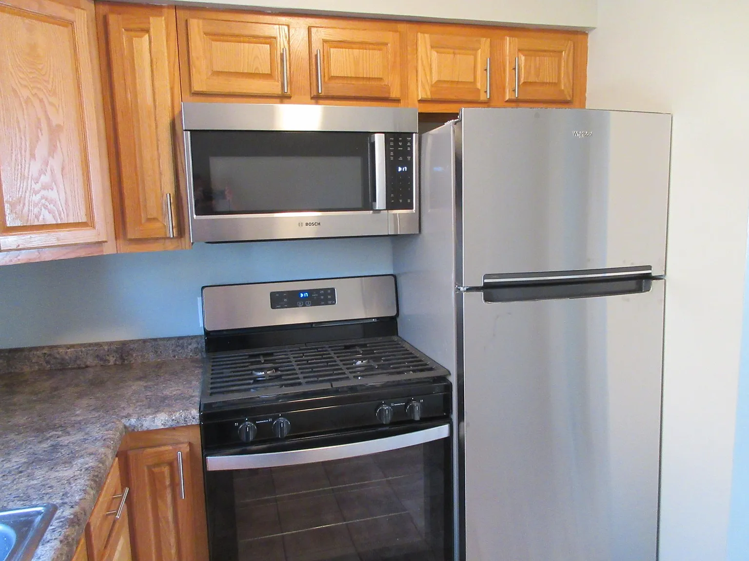 1 bed, 700 sqft, $935 — Photo 2