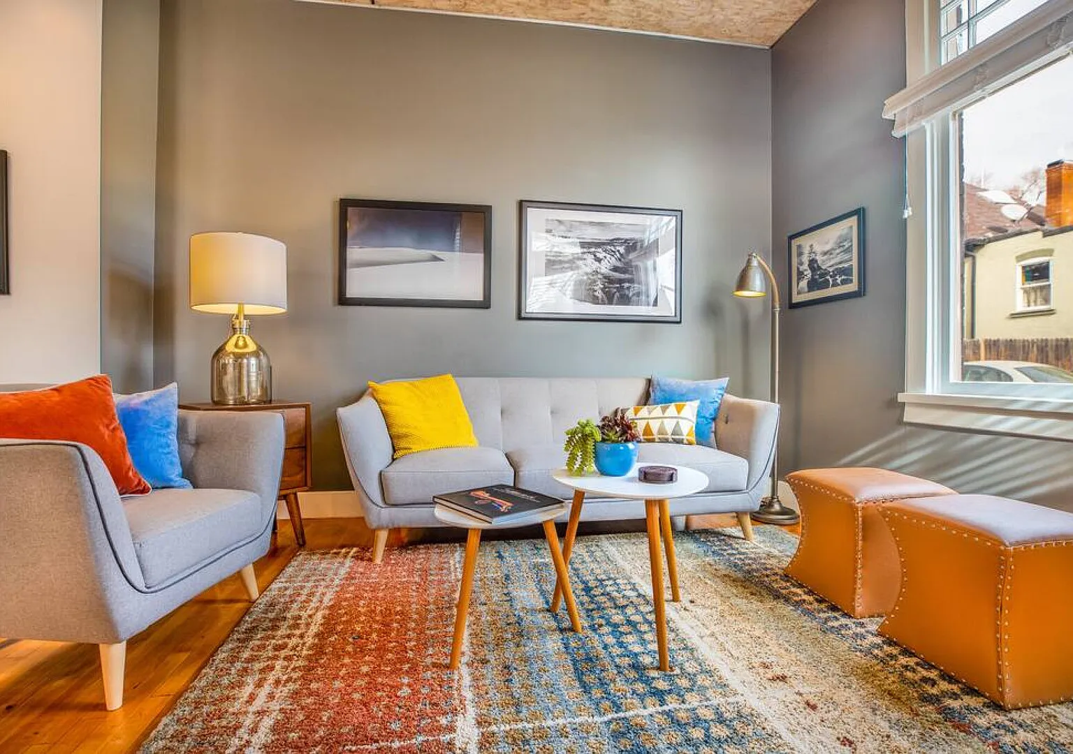 New Distinctive Historical Unit from 5 Star Host — Photo 1