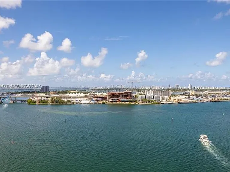 335 Biscayne #2309 — Photo 10