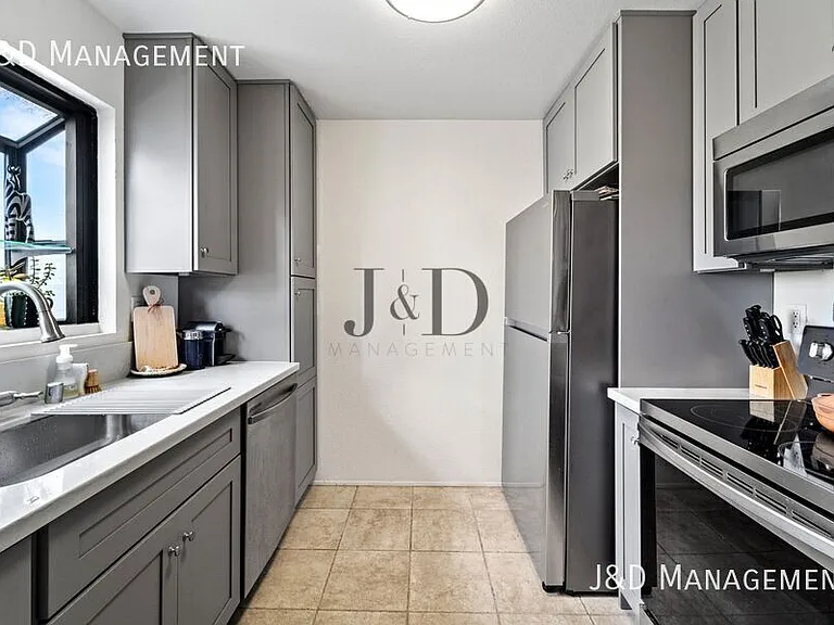 3935 32nd St #5 — Photo 3