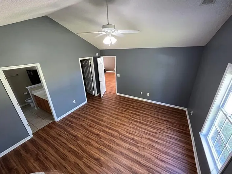 149 Southborough Ln — Photo 5