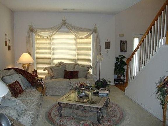 3rd image of 682 Glenbarrett Ct NE