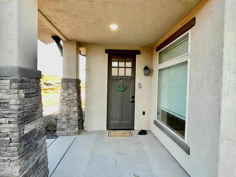 687 S Guy Ln #5 — Photo 4