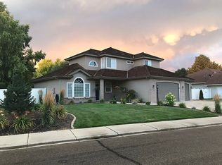 1028 E Cayman Dr, Meridian, ID 83642