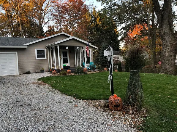 3295 Lullaby Ln, Clinton, OH 44216