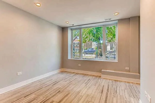 2327 S Sacramento Ave #1 — Photo 4