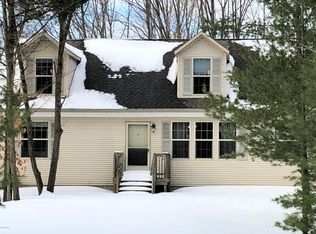 3190 W Fox Farm Rd, Manistee, MI 49660