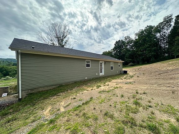 4th image of 237 Brushy Meadow Cres