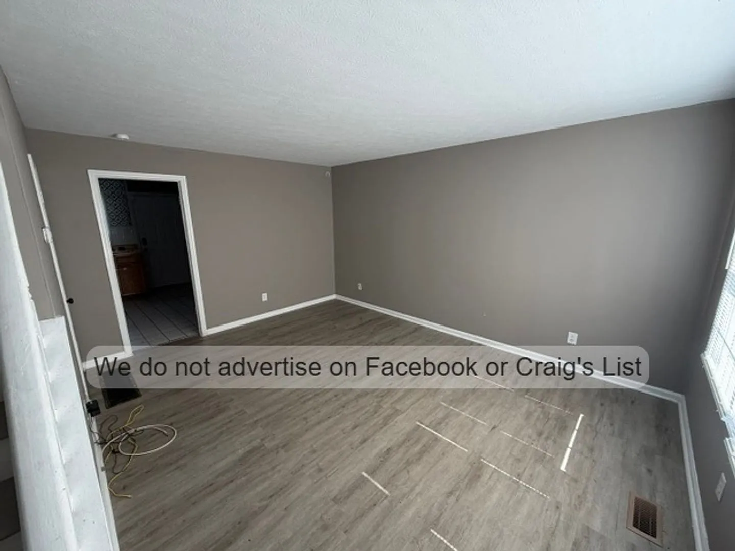 Kensington Court 6475 — Photo 2