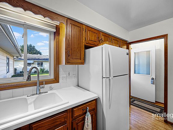 4th image of 5844 Leisure South Dr SE