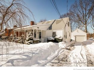 142 Moritz Pl, Fairfield, CT 06824