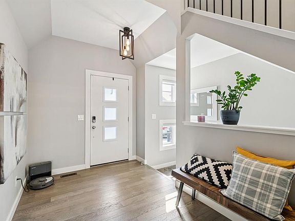 5th image of 1532 S Ravensmoor Way SE