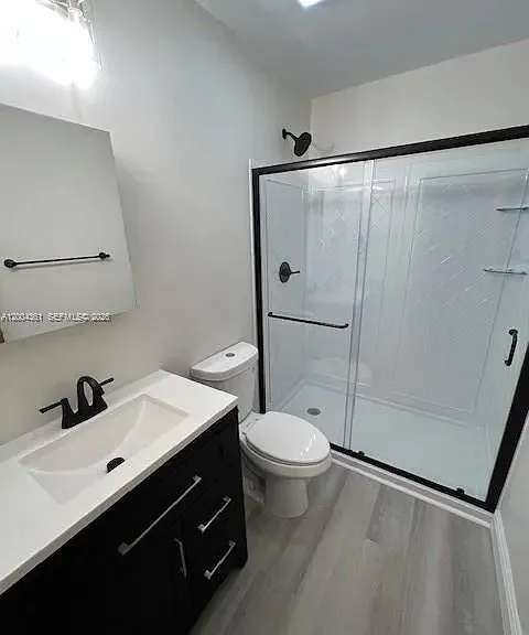 2500 SW 58th Ave — Photo 2