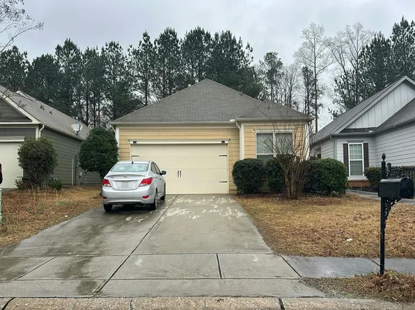 234 River Meadow Dr, Lagrange, GA 30241