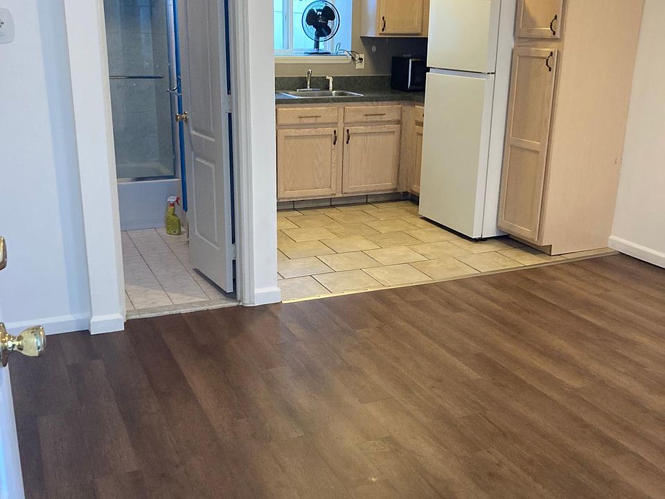 1st image of 39 Knesel St