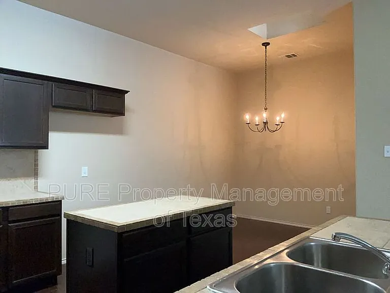 1144 Brendon Lee Ln — Photo 12