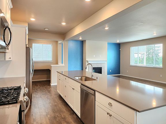 5th image of 3476 80th Ave NE