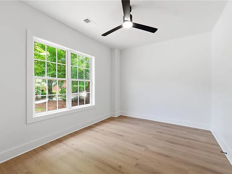 320 Shoal Creek Rd #101 — Photo 12