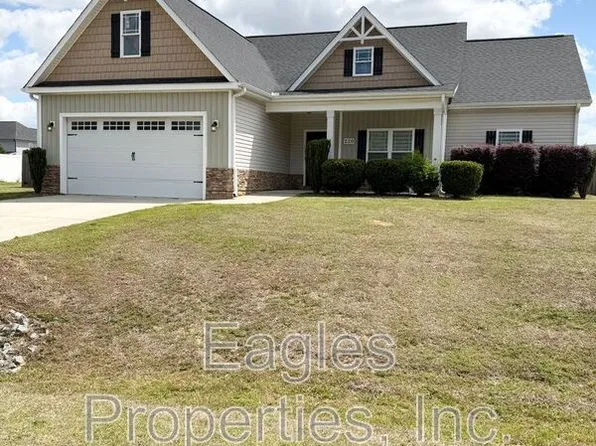 220 Planters Ridge Dr, Pikeville, NC 27863