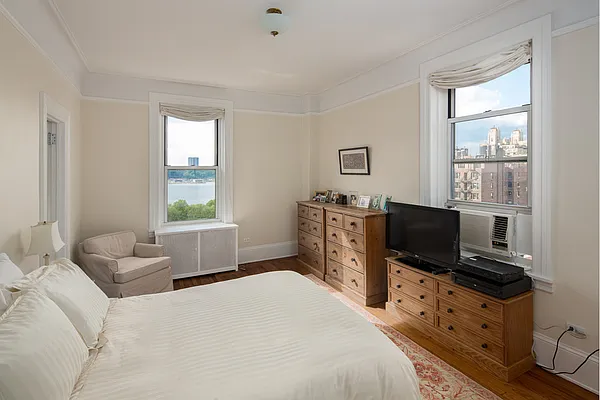 Sold by Stribling | media 14