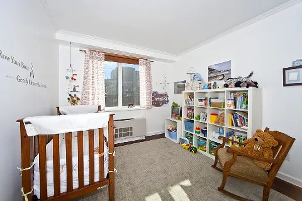 Sold by Isen & Company : Real Estate Advisors | media 26