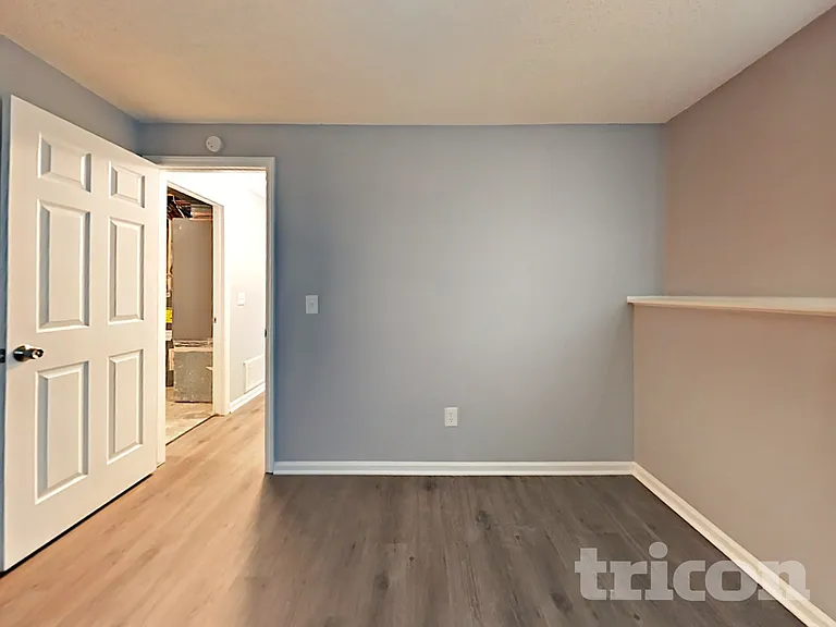 111 Woodspur Rd — Photo 9