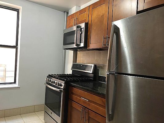 2nd image of 552 W 163rd St #37