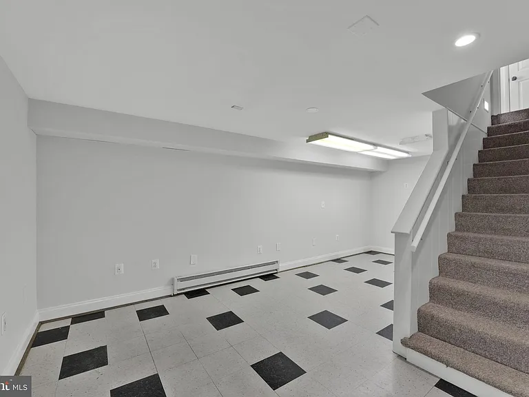810 Wisteria Dr — Photo 34
