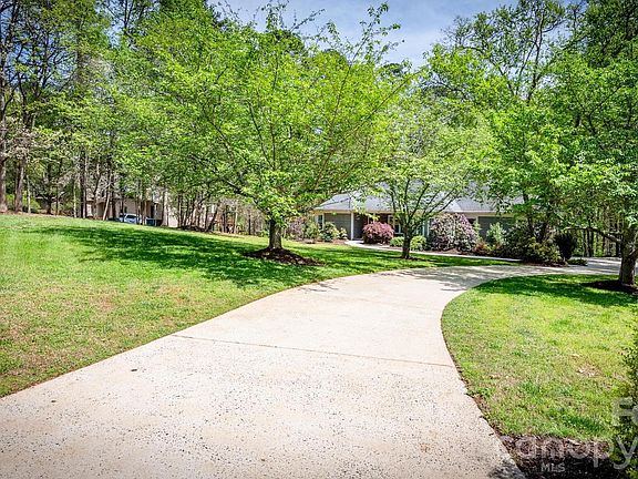 2nd image of 15610 Deerhaven Ct