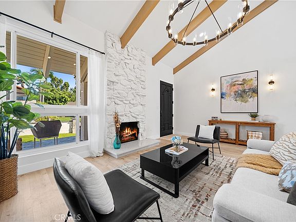 4th image of 22821 Costa Bella Dr