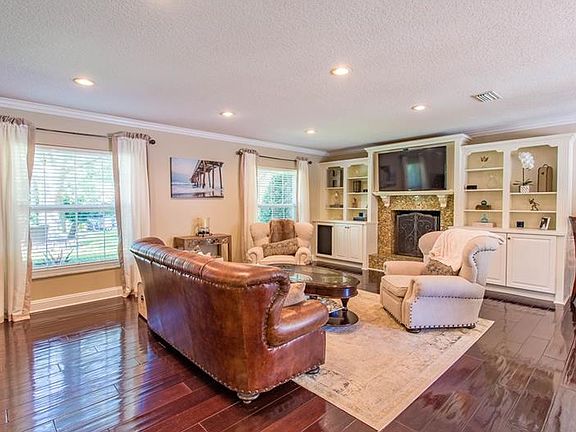 3rd image of 1200 Sharon Pl