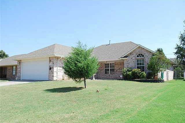 1st image of 3308 Oakbrook Dr