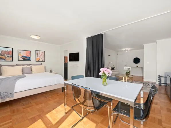 205 3rd Avenue image 4 of 6